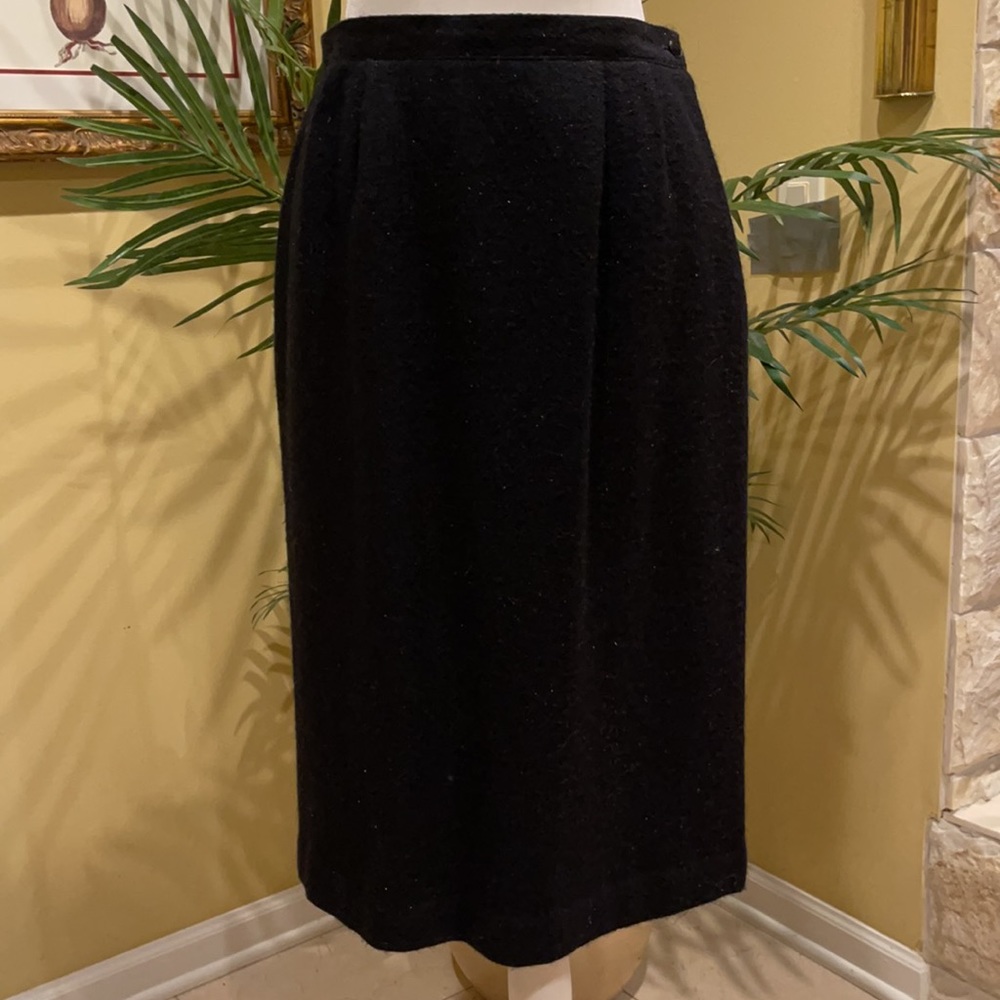 Saks Fifth Avenue Beautiful Shimmery Black Skirt